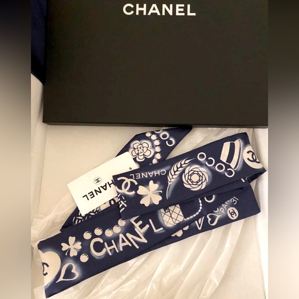 Chanel Navy Blue Twilly Neck Scarf